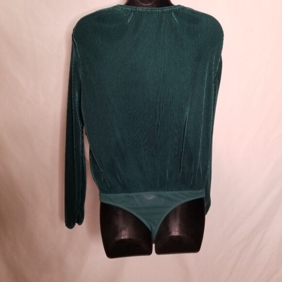 Astr the label green pleated bodysuit - Picture 13 of 14